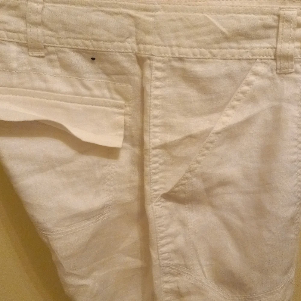 BANANA REPUBLIC LINEN WHITE CAPRI PANTS